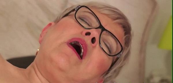  Spex granny jizzed in mouth after fucking
